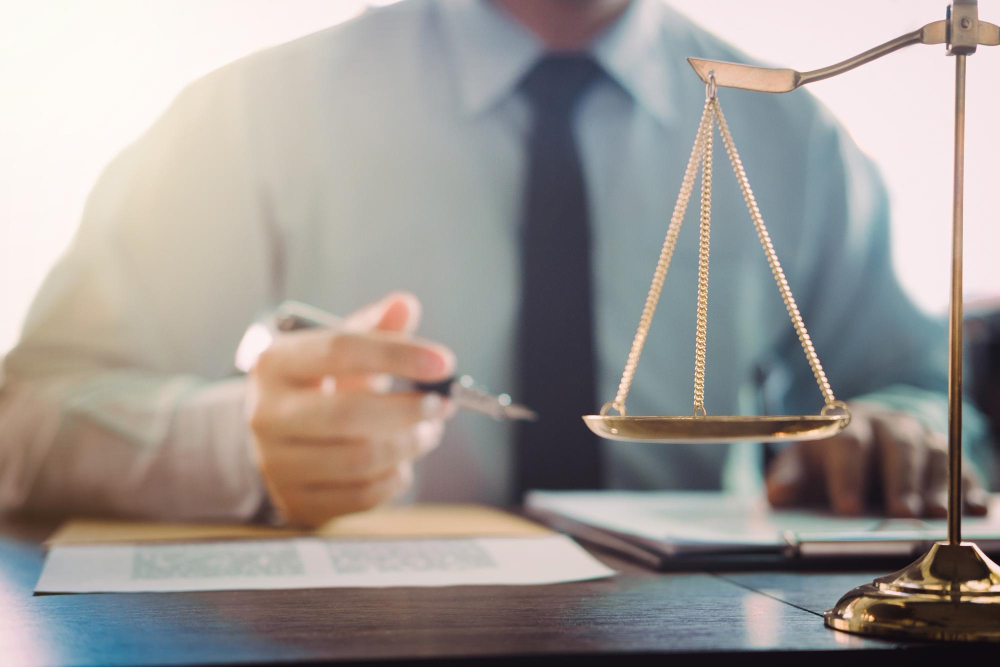 עורך דין דיני עבודה אלון כהן: המדריך המקיף לזכויות עובדים ומעסיקים